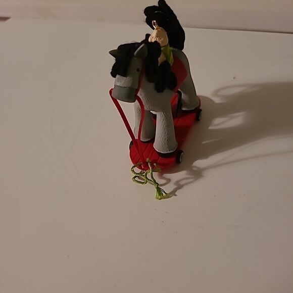 2011 Hallmark Keepsake Ornament - Picture 6 of 7